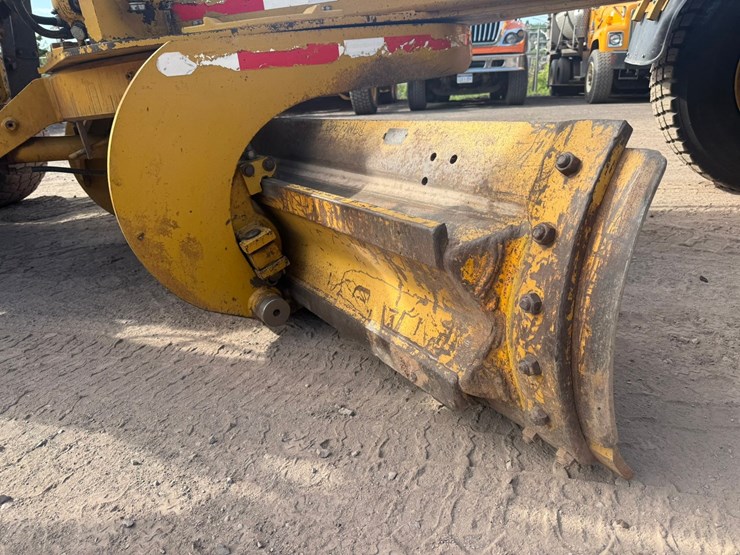 caterpillar-160m-image-174