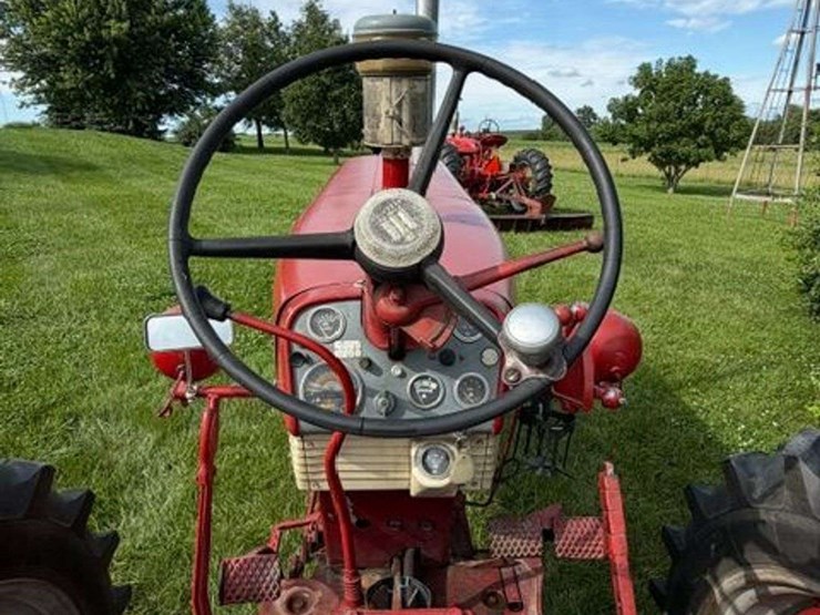 1962-farmall-560-diesel-image-12