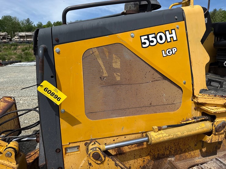 deere-550h-image-22