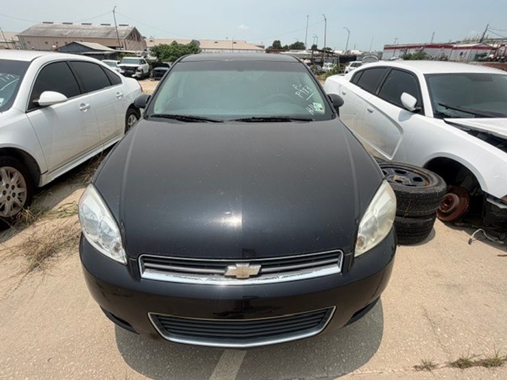 #60-•-2011-chevrolet-impala-image-8
