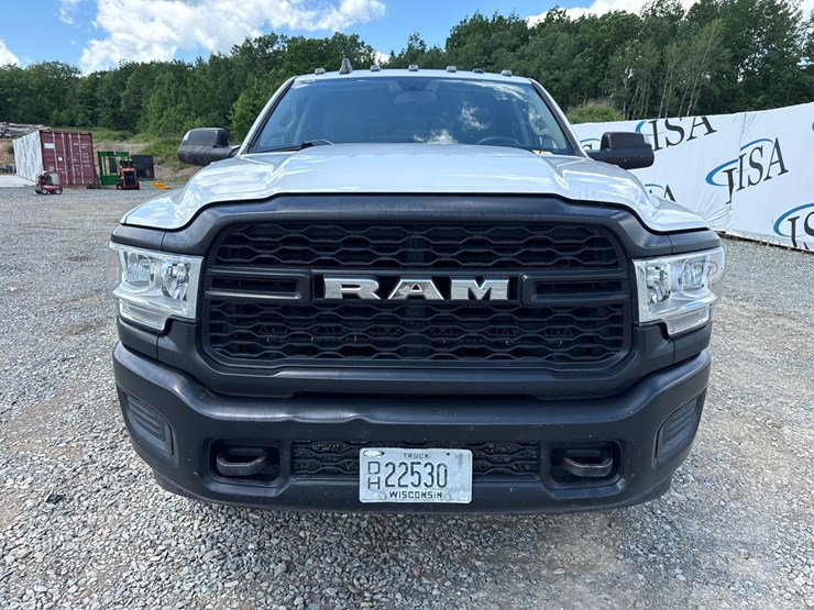 2019-dodge-3500-image-8