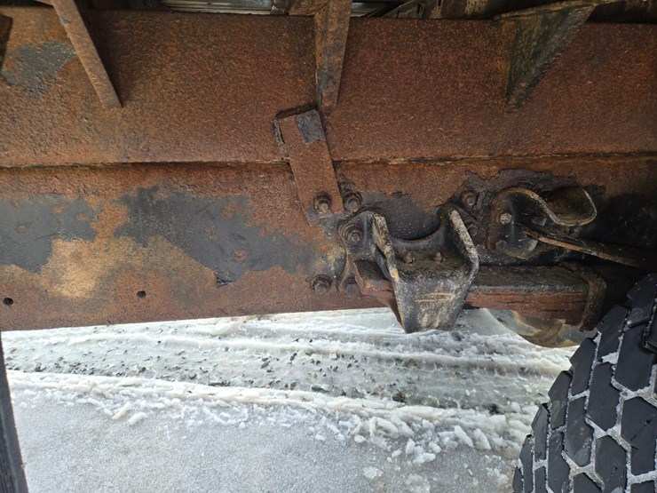 #60855-•-2002-sterling-flatbed-truck-image-34