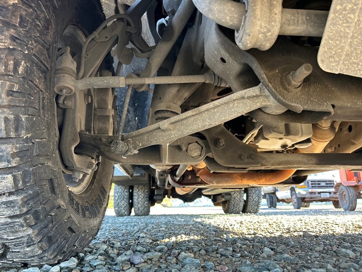 2020-chevrolet-3500-image-37