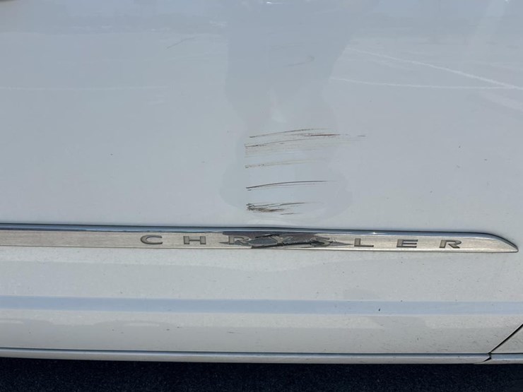 2014-chrysler-town-&-country-image-20
