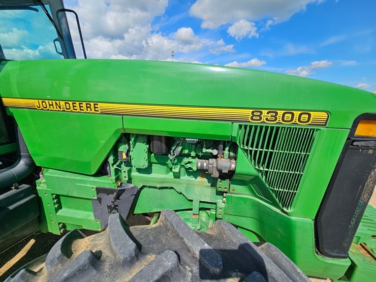 john-deere-8300-image-13