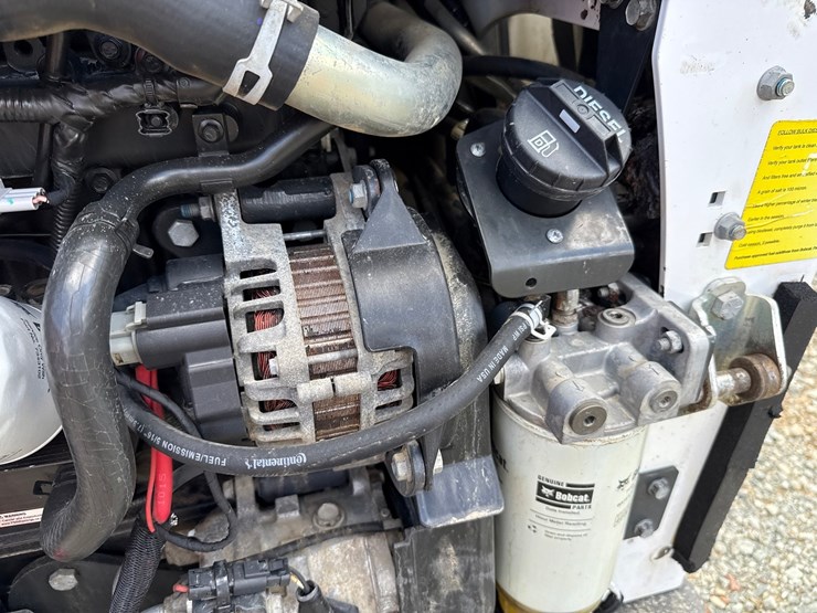 2020-bobcat-t740-image-33