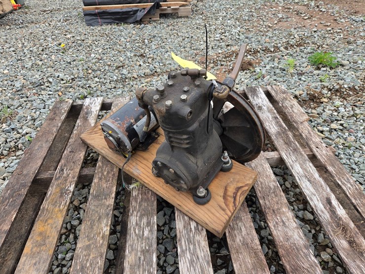 #6104-•-air-compressor-image-3