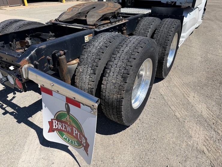 2018-kenworth-t680-image-27
