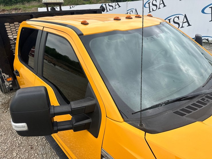 2019-ford-f550-image-11