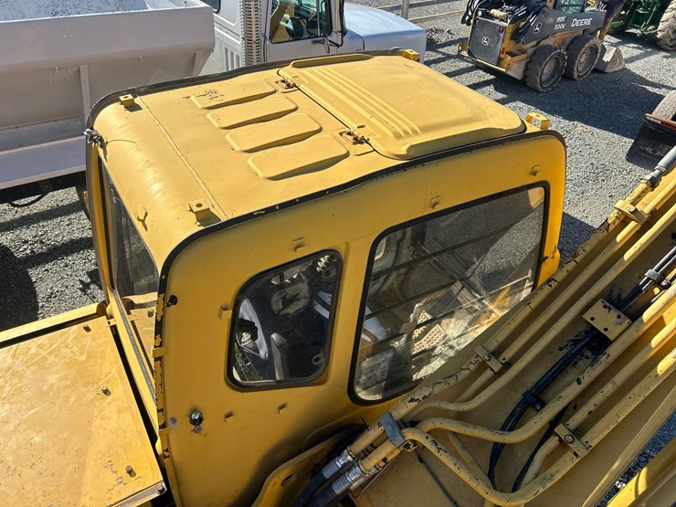 2000-deere-200-lc-image-60