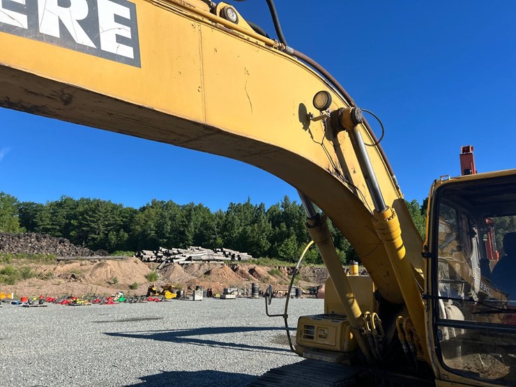 2000-deere-200-lc-image-22