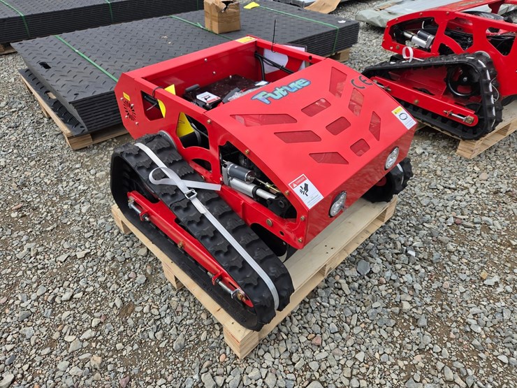#6128-•-unused-future-ft750-remote-control-crawler-lawn-mower-image-4