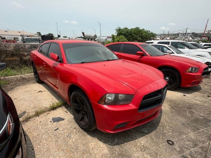 #62-•-2014-dodge-charger-image-2