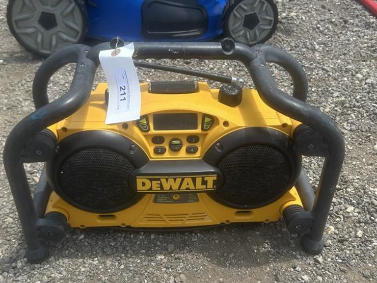 #211-•-dewalt-radio-image-2