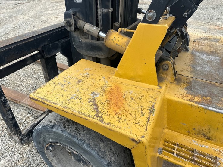 1995-caterpillar-dp70-image-19