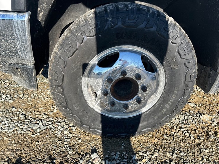 2020-chevrolet-3500-image-58