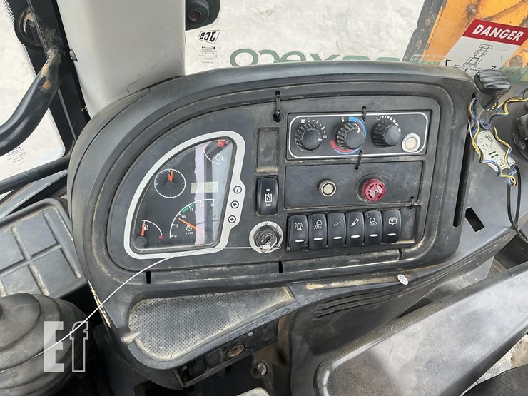 2016-jcb-3cx14-image-10