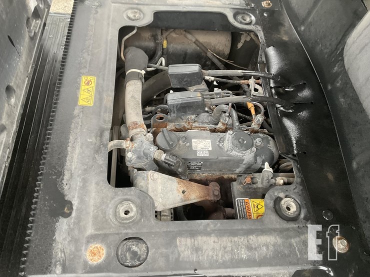 2019-kubota-rtvx1140-image-14