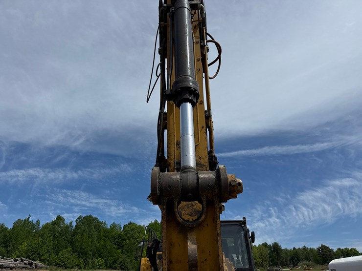 2017-caterpillar-336fl-image-18