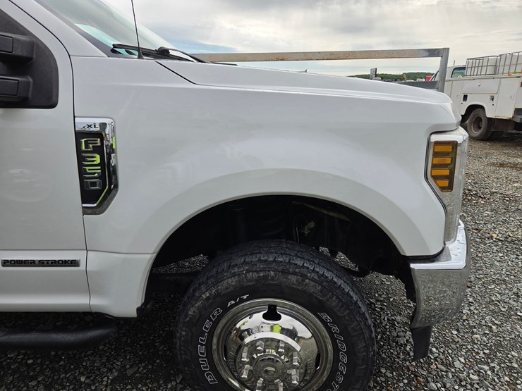 2020-ford-f350-image-24