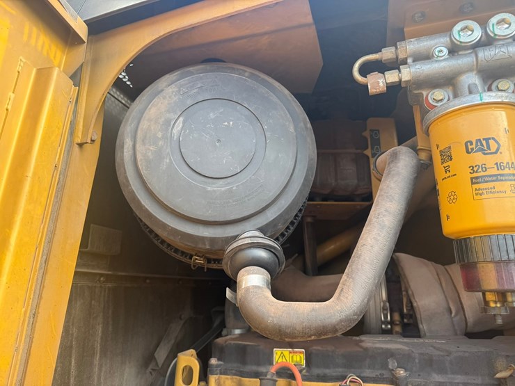 caterpillar-160m-image-139