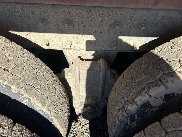 2001-mack-rd688s-image-21