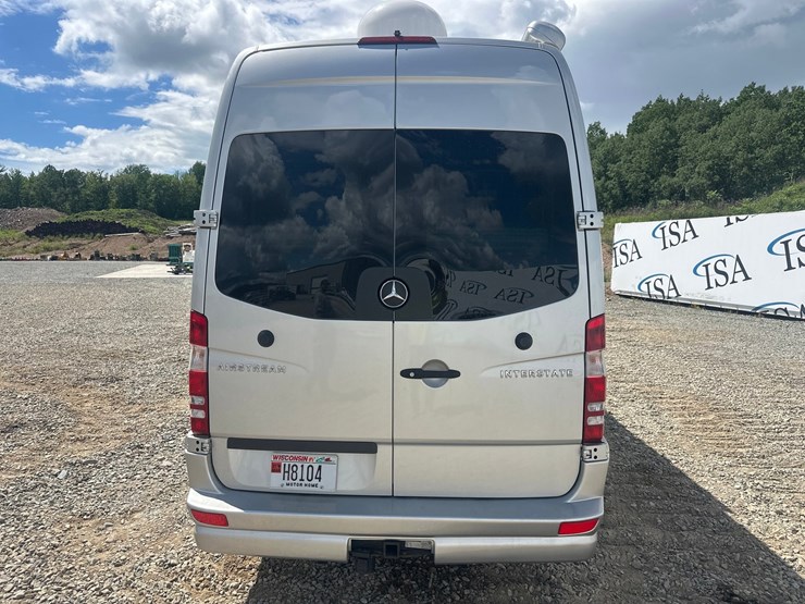 #2492-•-2014-mercedes-benz-airstream-motorhome-image-4