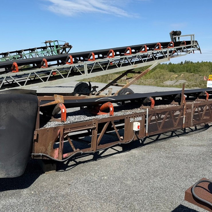 #1753 • Lippmann 40' Conveyor