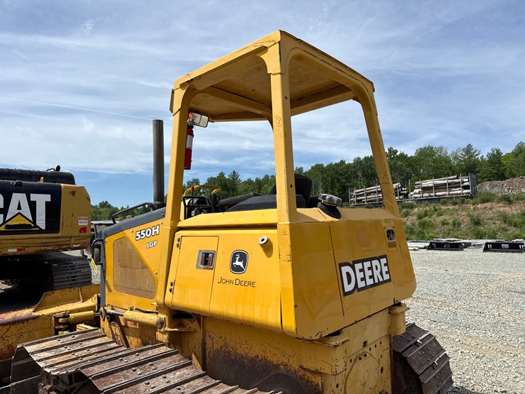 deere-550h-image-39