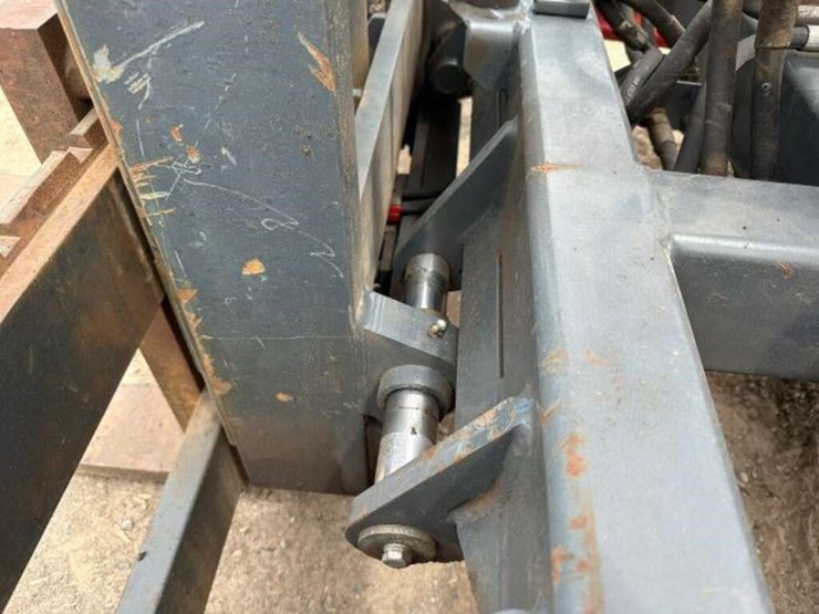 2004-moffett-m50-image-11