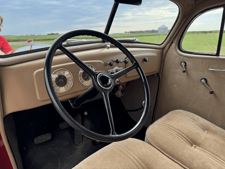 1936-chevrolet-two-door-sedan-image-14