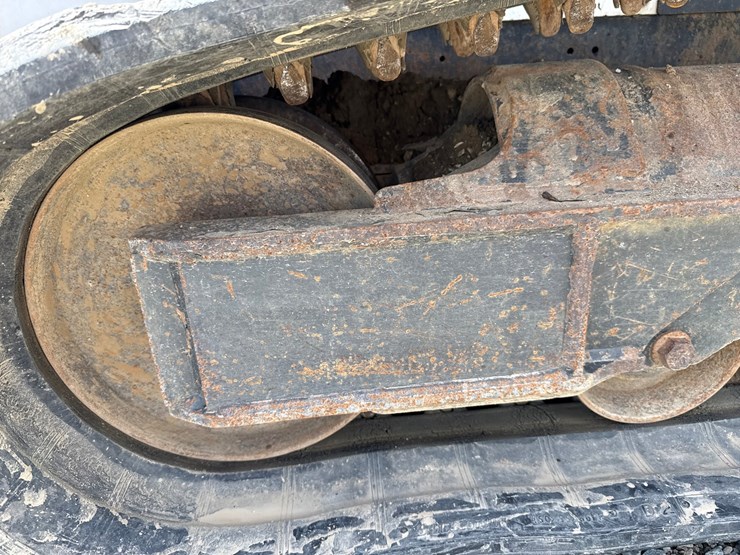 2020-bobcat-t740-image-59
