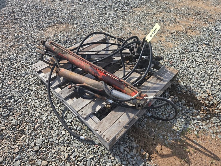 #6186-•-(2)-hydraulic-cylinders,-hydraulic-valve-assembly-w/-hoses-image-2