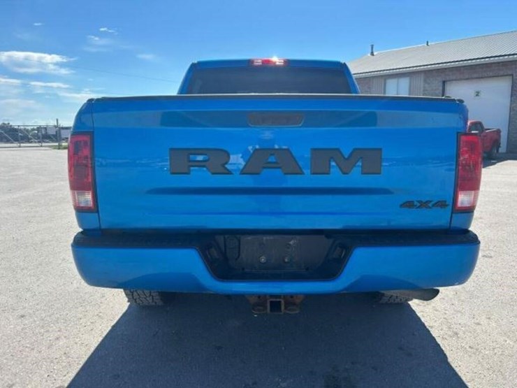 2021-ram-1500-classic-image-84