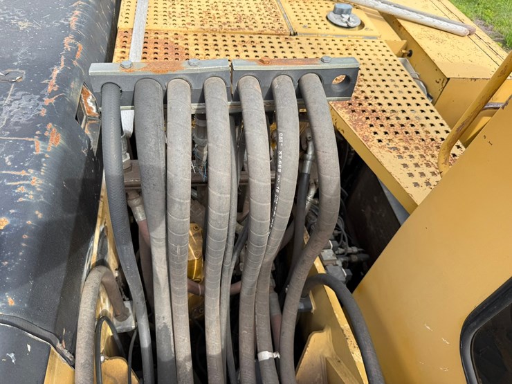 caterpillar-m318-image-84