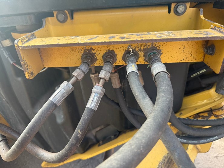 caterpillar-160m-image-156