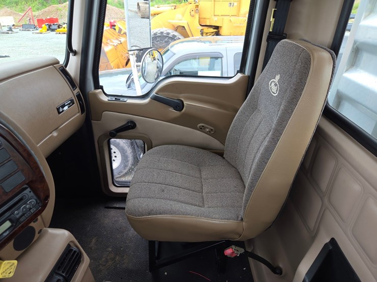 2007-mack-granite-cv713-image-58