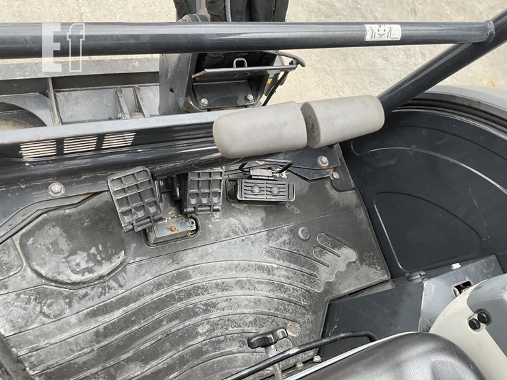 2022-deere-26g-image-17
