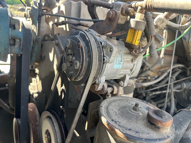 1991-ford-l9000-image-38