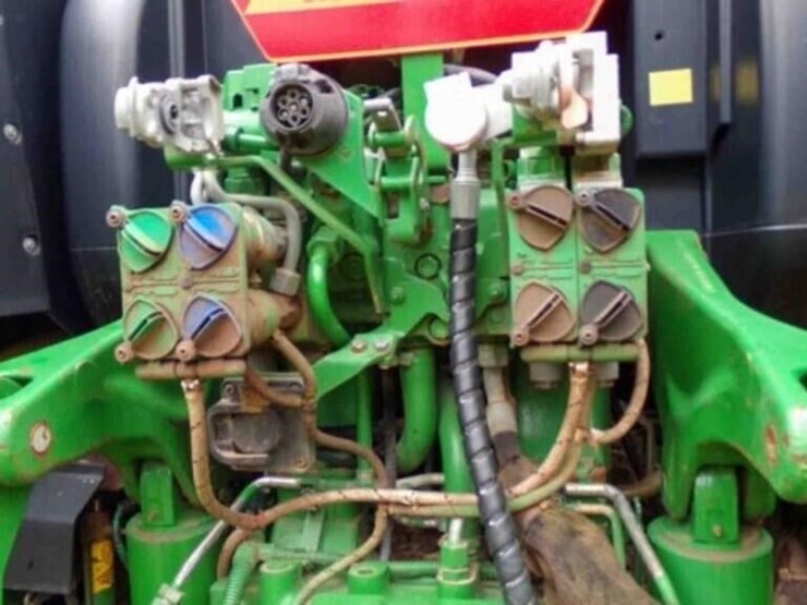 2012-john-deere-6210r-image-7