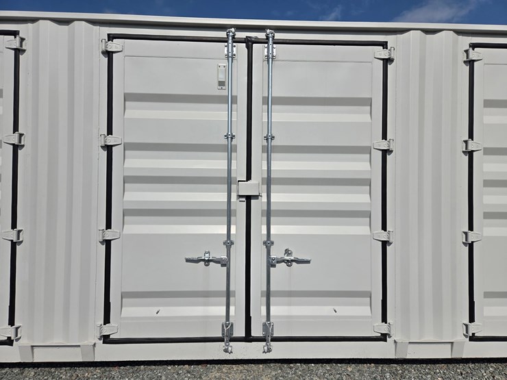 #5065-•-40'-(5)-door-shipping-container-image-11