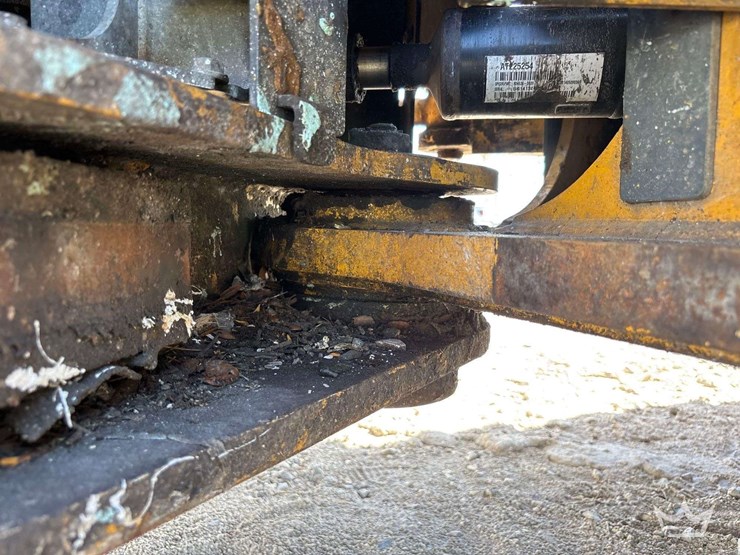 2014-deere-644k-image-17