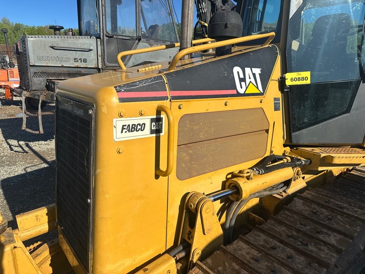 2004-caterpillar-d3g-xl-image-14