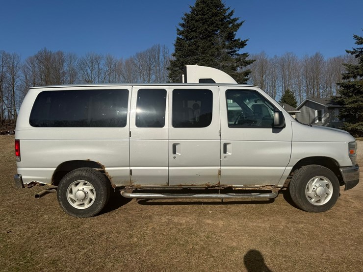 2008-ford-e350-xlt-image-6