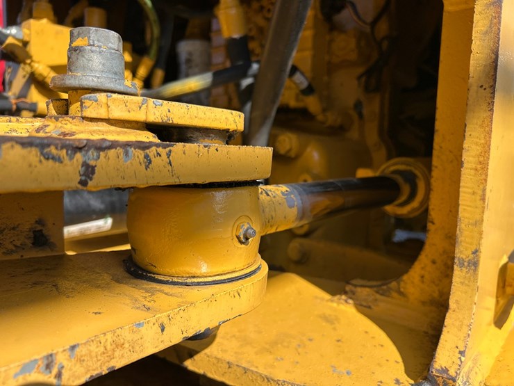 2012-deere-624k-image-42