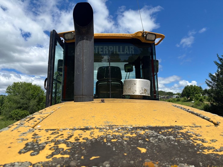 caterpillar-928g-image-97