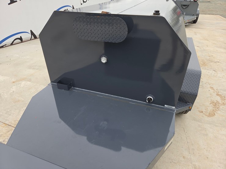 #60936-•-x-star-approx.-750-gallon-fuel-trailer-image-14