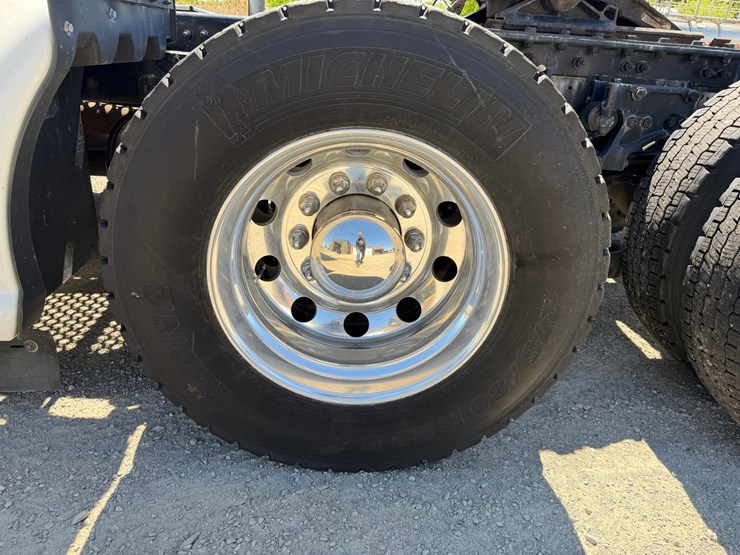 2018-kenworth-t680-image-71
