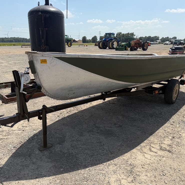 #47188 • 16’ Fishing Boat w/ Trailer INV#47188