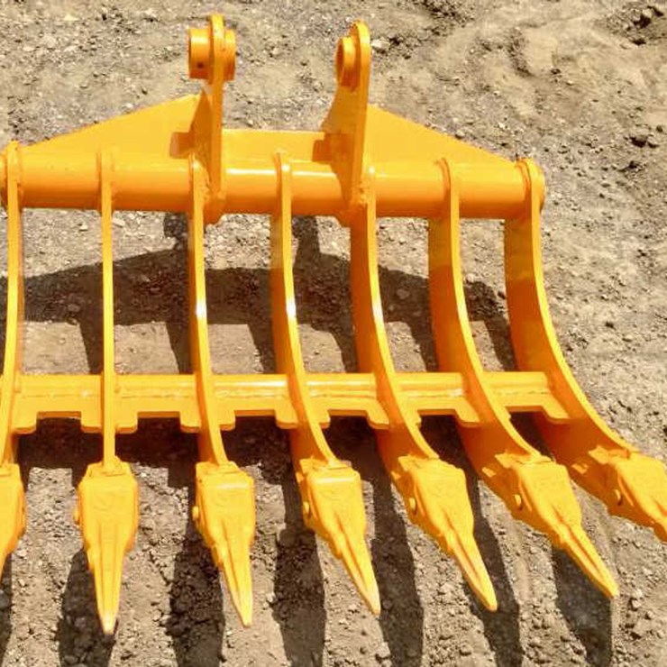 #139 • CAT305 32" Excavator Rake With Teeth